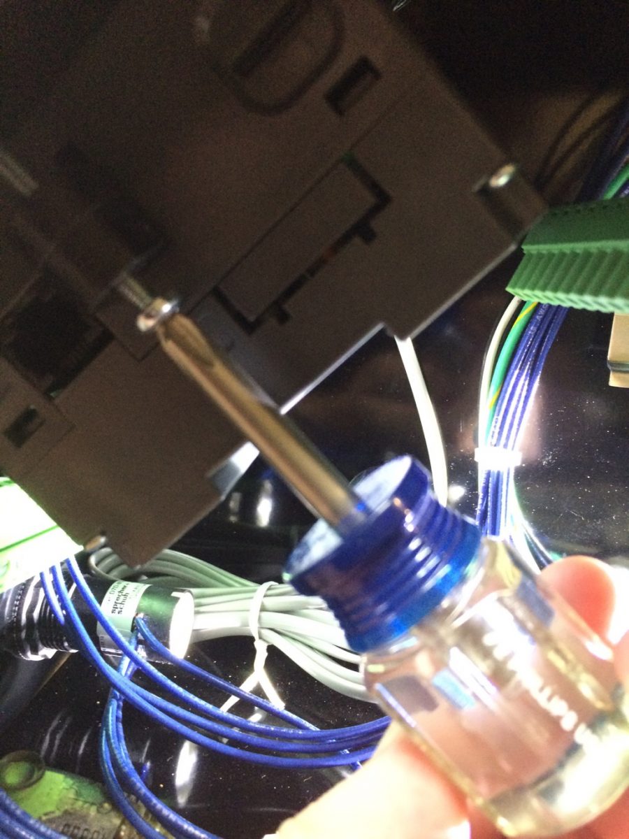 The teeth on the side fit into slots on the PLC